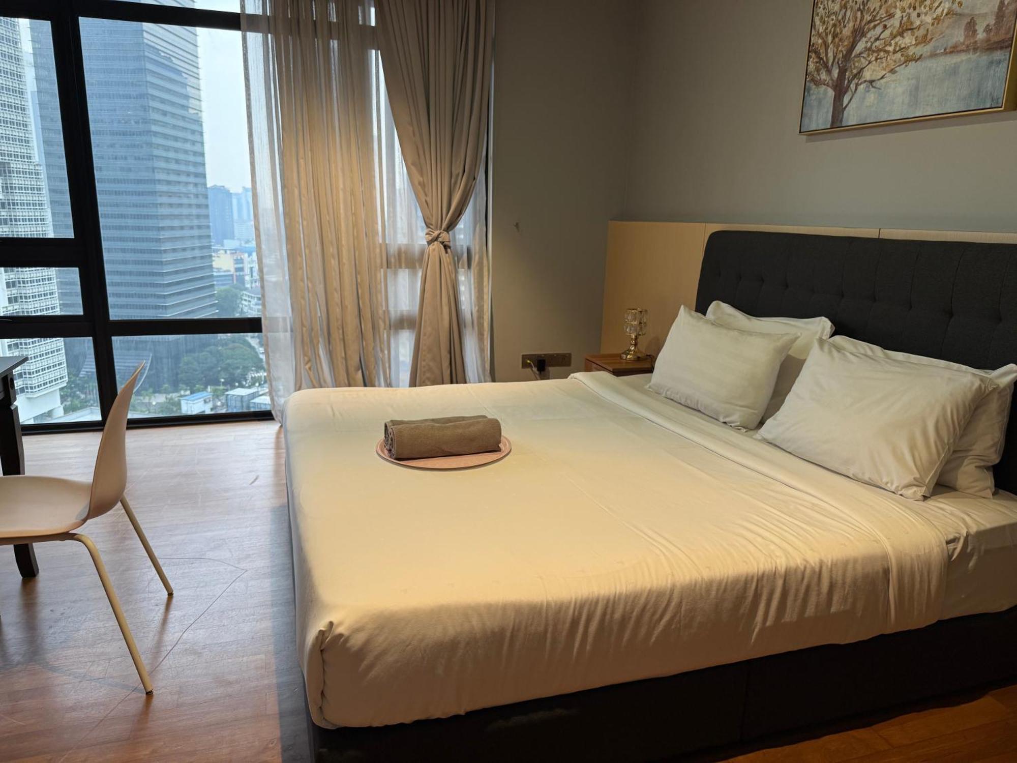Anggun Residences Klcc By Flixses *